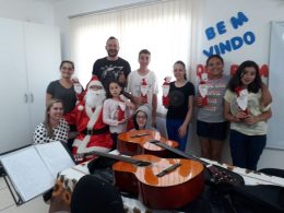 Encerramento das atividades dos grupos de artesanato e violão de 2022