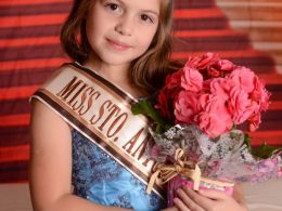 Novas Misses são coroadas.