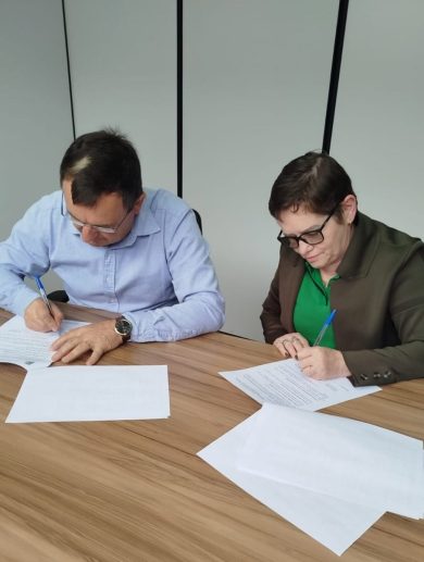 Assinatura de entrega vencedora do edital