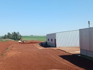 Terraplanagem apoia projeto de ampliação da empresa Roda Forte no Distrito Industrial de Santo Antônio do Planalto